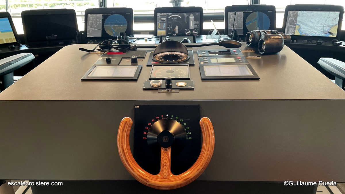 Passerelle - Ilma - The Ritz-Carlton Yacht Collection