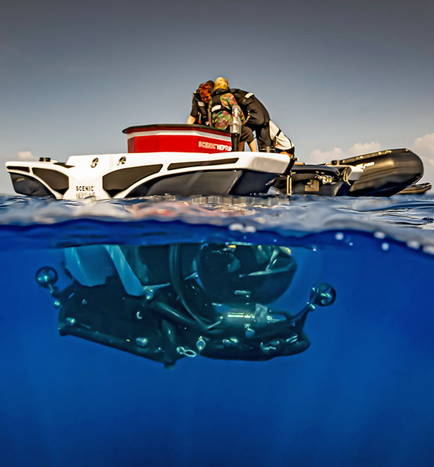 Sous-marin -Scenic-Neptune - Scenic Eclipse