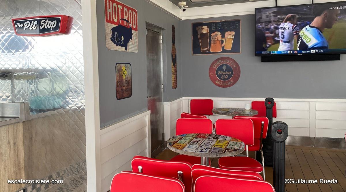 The Pit Stop bar - Norwegian Jewel