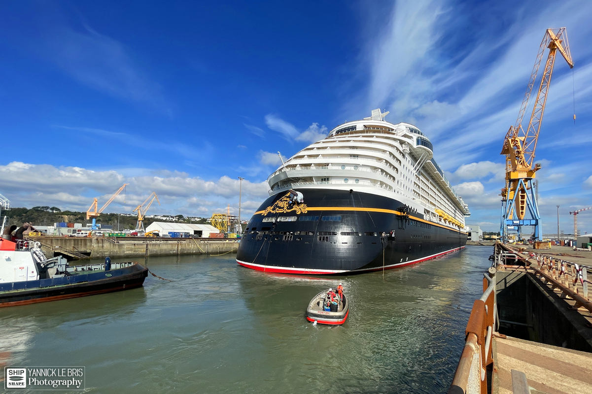 Disney Fantasy - Damen Brest ©Yannick Le Bris