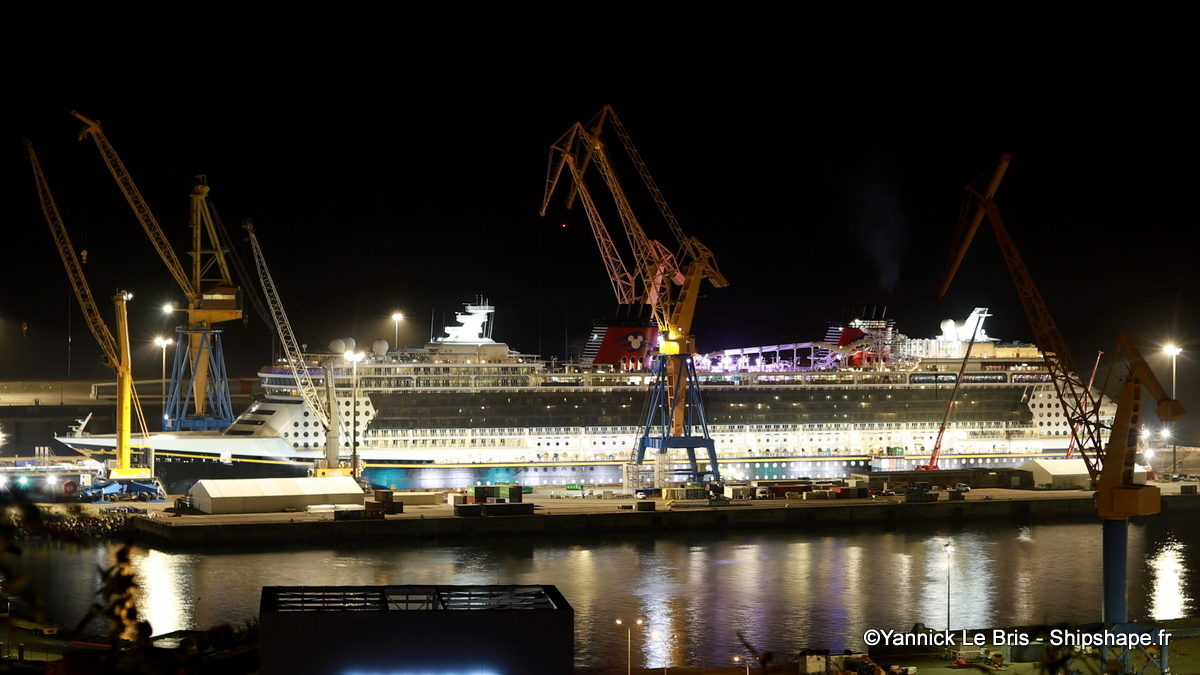 Disney Fantasy - Damen Brest ©Yannick Le Bris