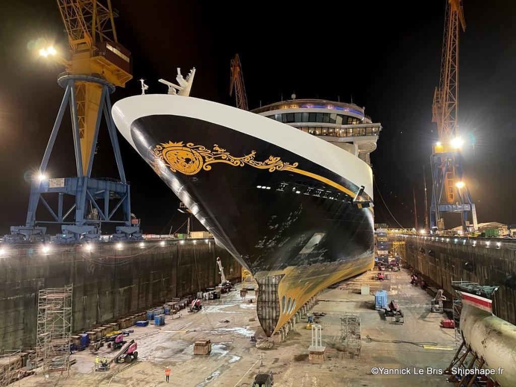 Disney Fantasy - Damen Brest ©Yannick Le Bris