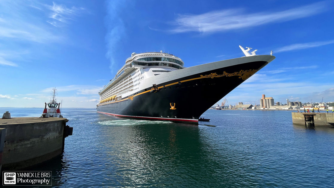 Disney Fantasy - Damen Brest ©Yannick Le Bris