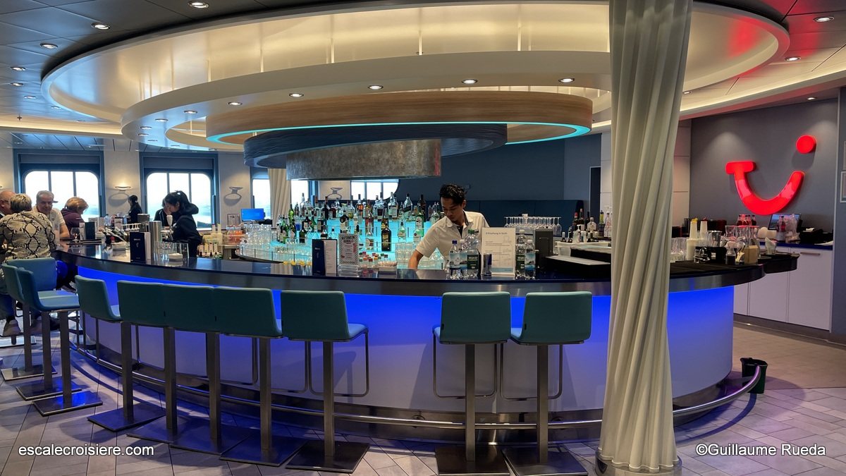 Atrium - TUI Bar - Mein Schiff 7