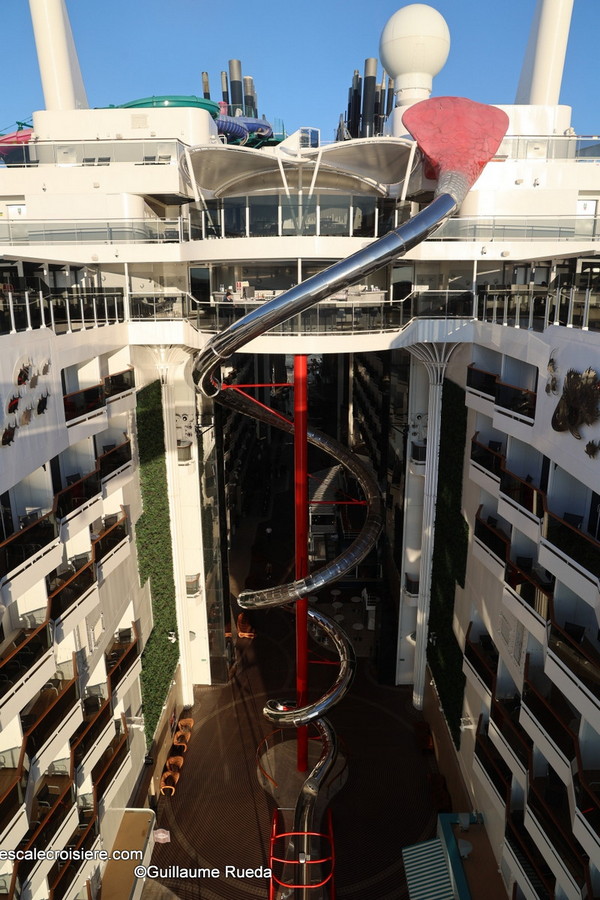 MSC World Europa - Toboggan Venom Drop Spirale