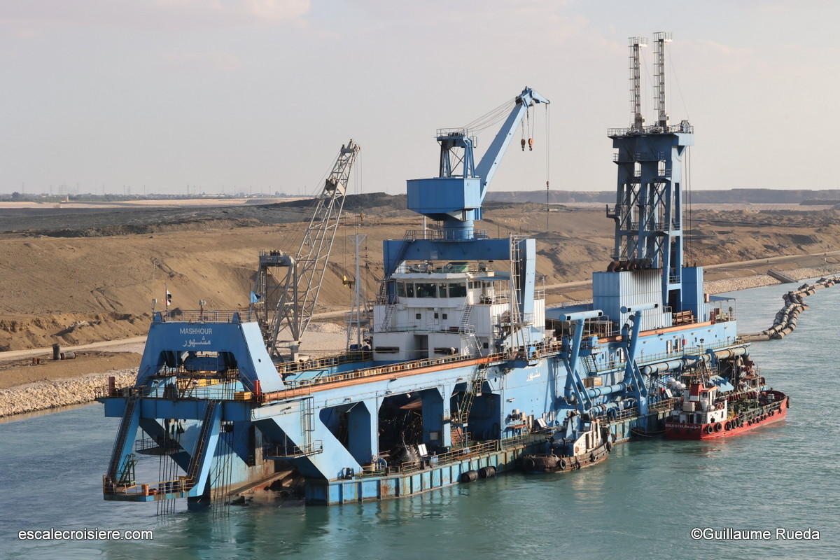 Drague sur le Canal de Suez - Egypte