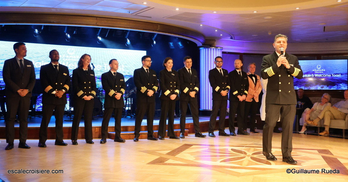 Cabaret Lounge - Azamara Journey