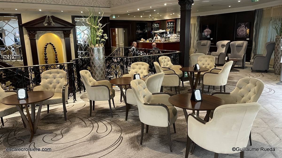 Mosaic Café - Azamara Journey