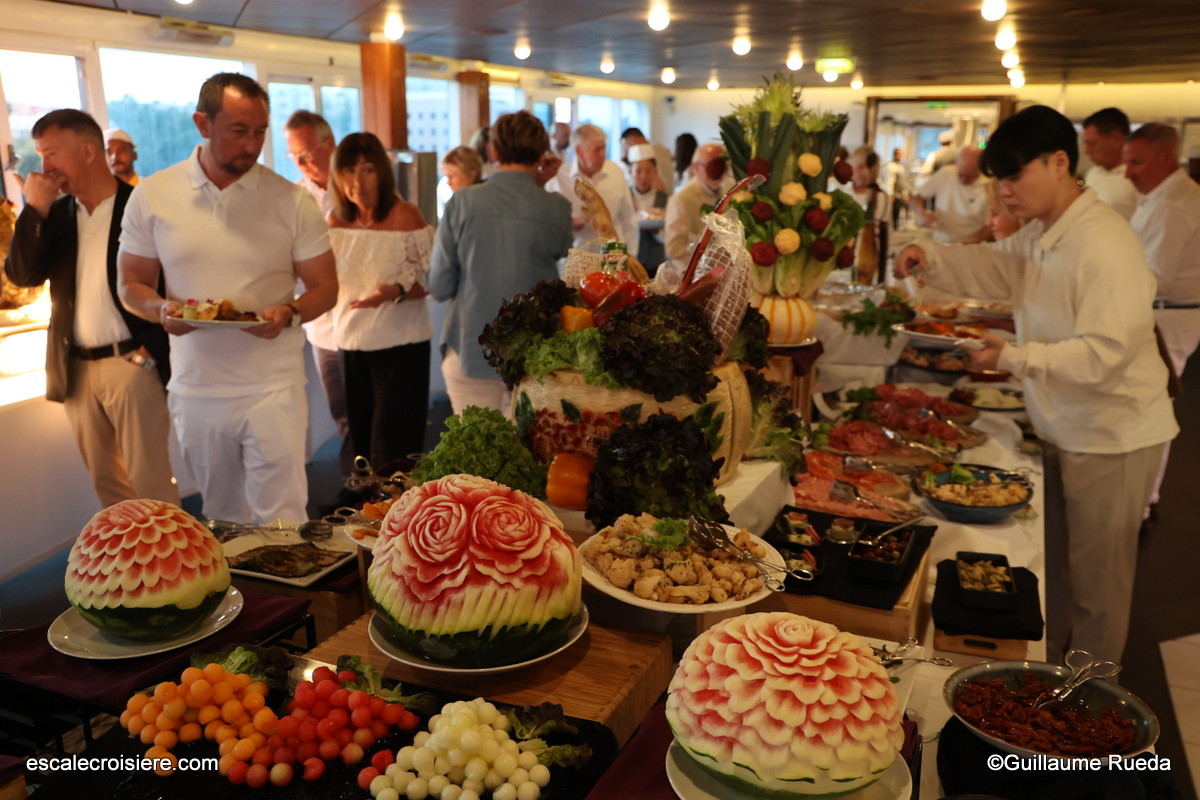 Soirée blanche Azamara Journey White Night Party