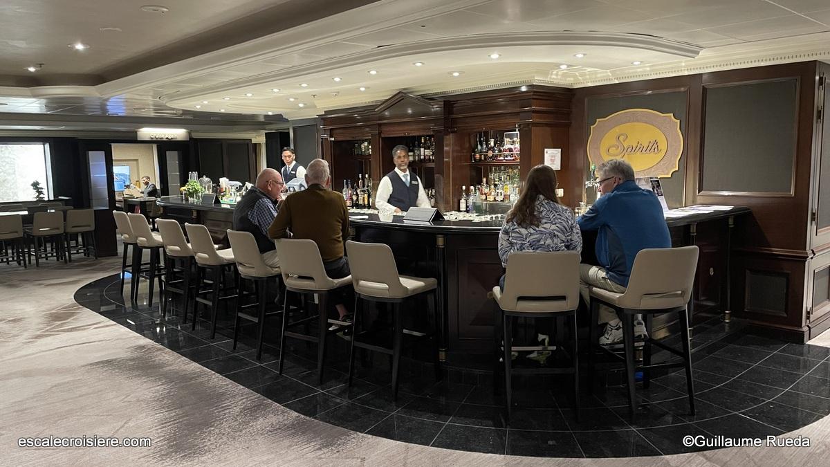 Spirit bar - Azamara Journey