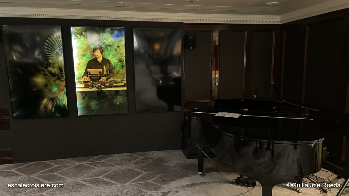 Spirit bar - Azamara Journey