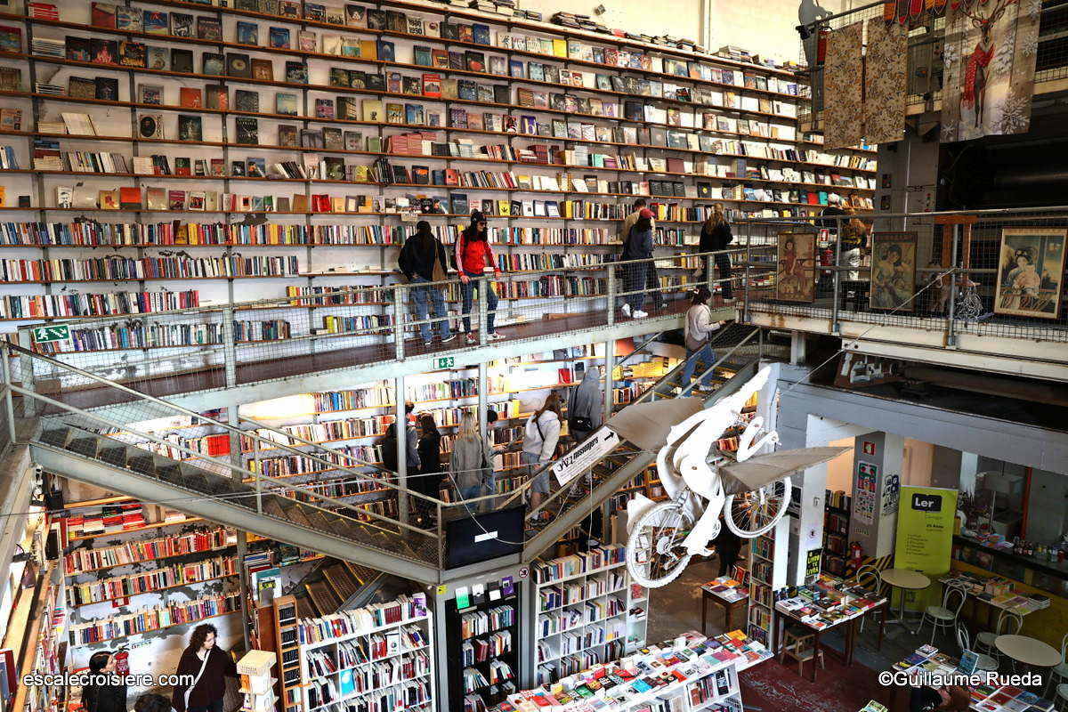 LX Factory - Librairie Ler Devagar - Lisbonne