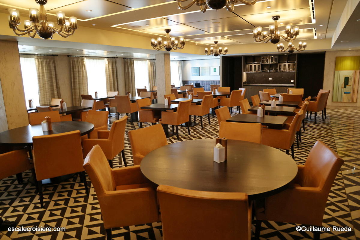 Manfredi's Italian Restaurant - Viking Saturn