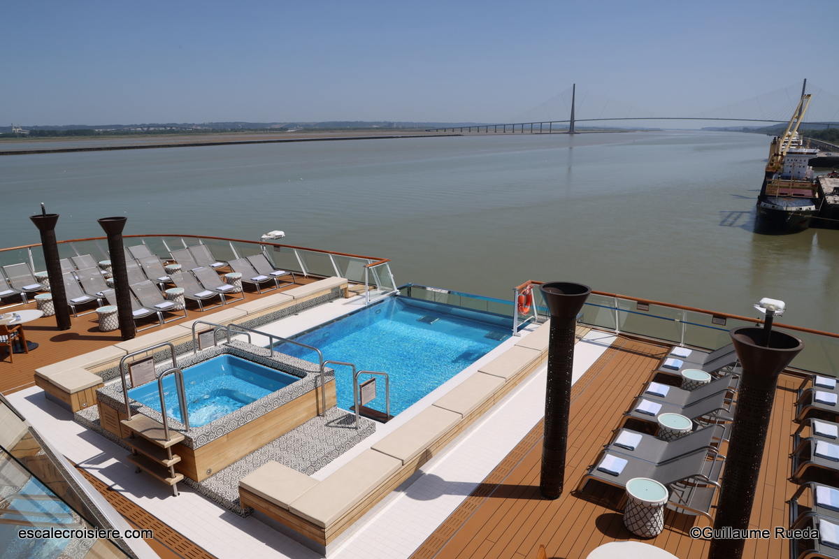 Piscine Viking Saturn