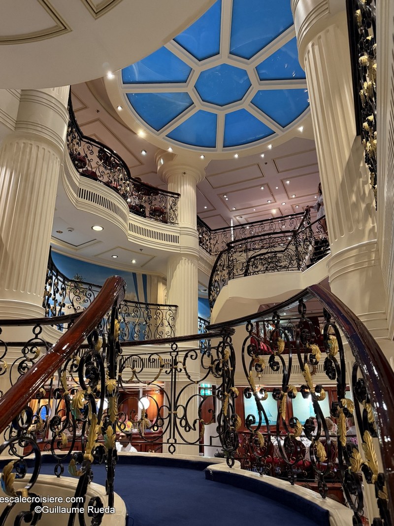 Atrium - Royal Clipper - Star Clippers