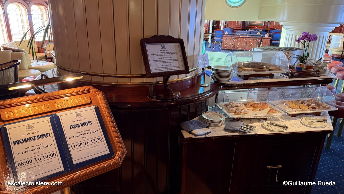 Piano bar - Royal Clipper - Star Clippers