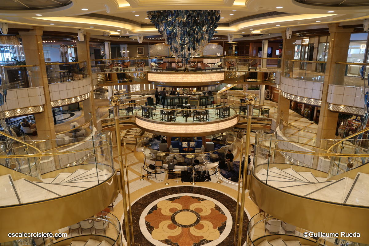 Atrium - The Piazza - Majestic Princess