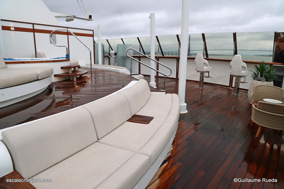 Infinito Sky deck Beach Lounge - Vidantaworld's ELEGANT