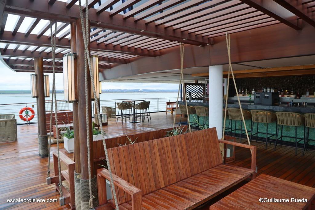 Solana Lounge - Vidantaworld's ELEGANT